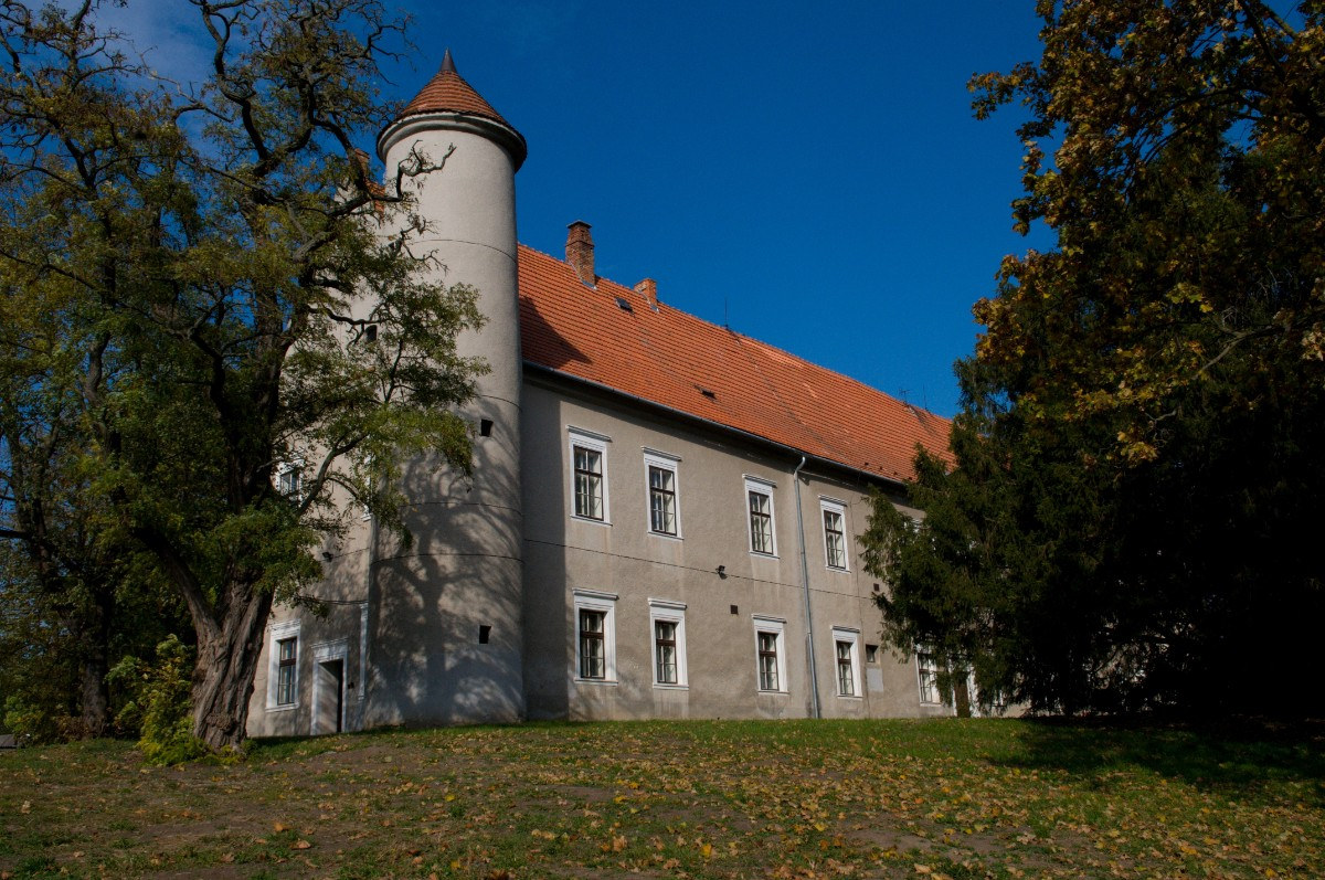 Skutečná fotografie renesančně-barokního zámku v Hrubčicích